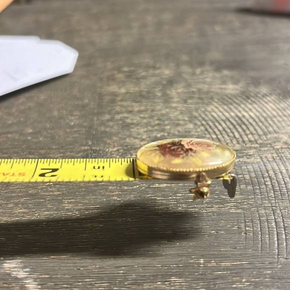 Vintage Victorian Cottage Style Floral Brooch with Roses - Picture 4 of 4